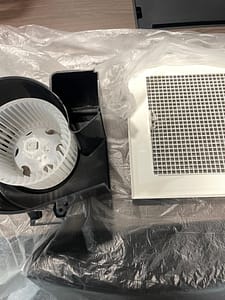 換気扇を分解して清掃します